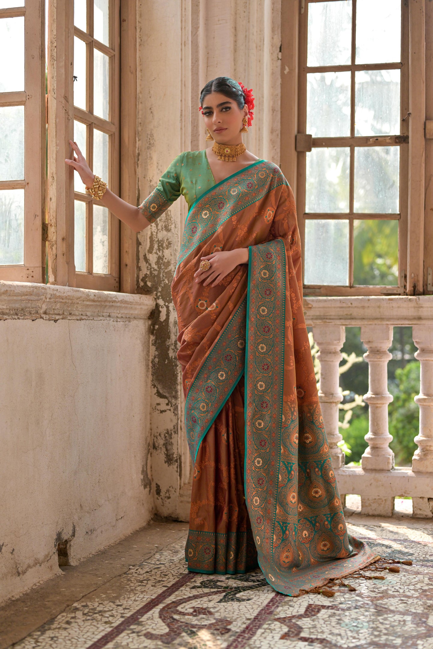 Floral Woven Zari Banarasi Soft Silk Saree