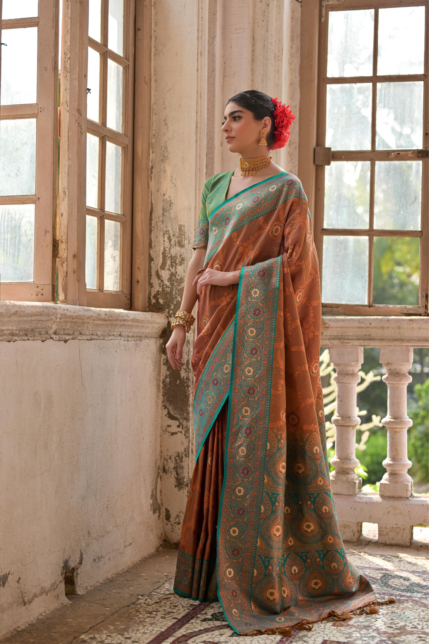 Floral Woven Zari Banarasi Soft Silk Saree