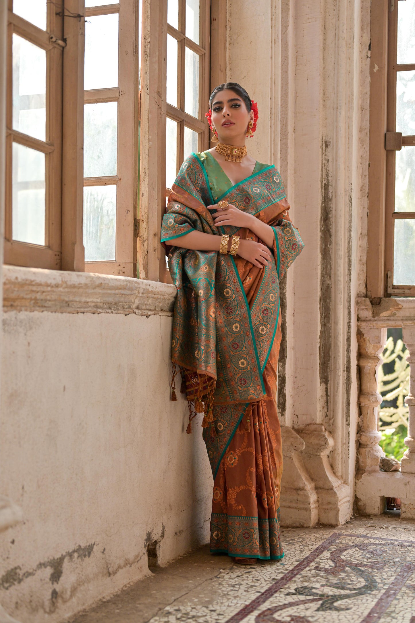 Floral Woven Zari Banarasi Soft Silk Saree