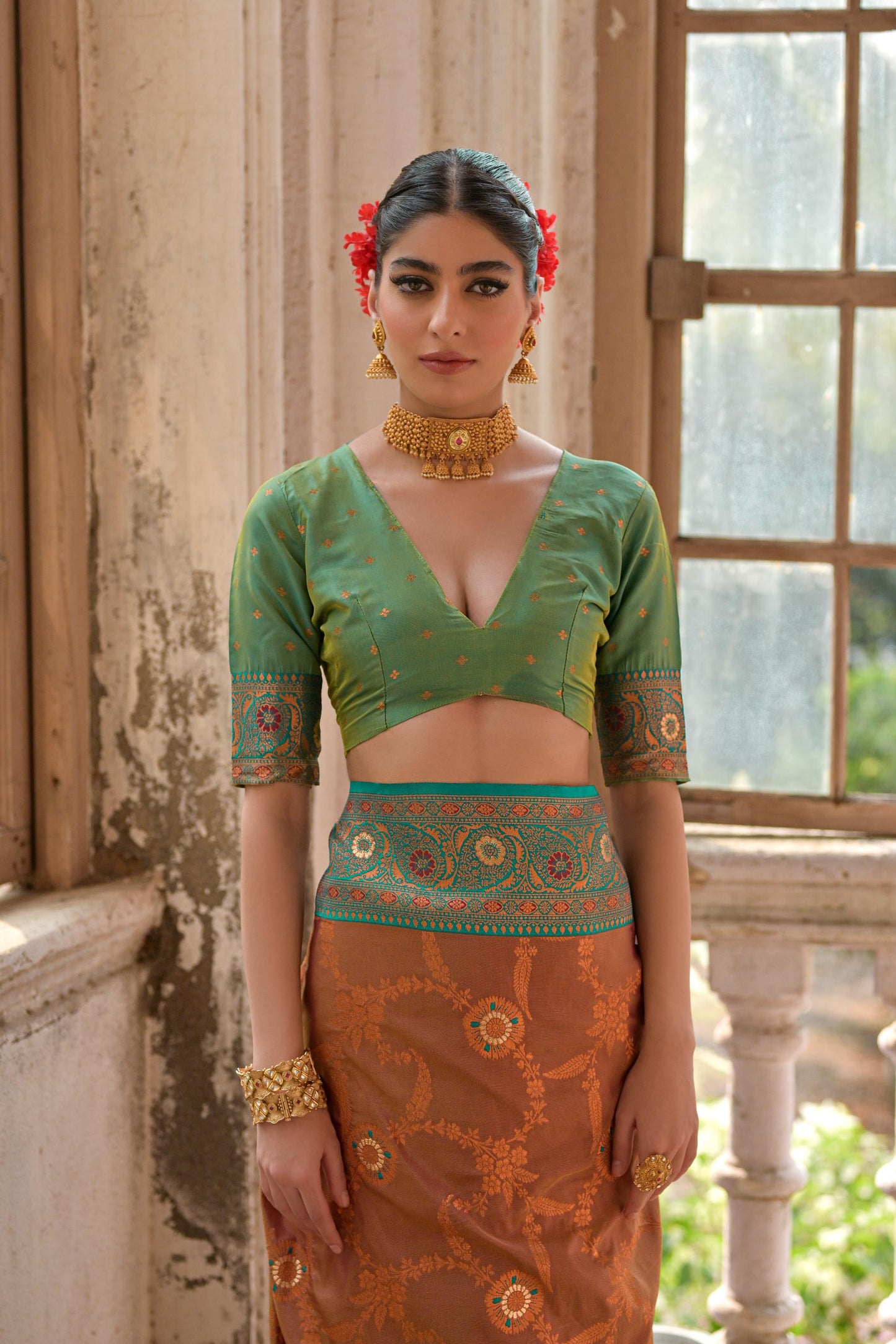 Floral Woven Zari Banarasi Soft Silk Saree