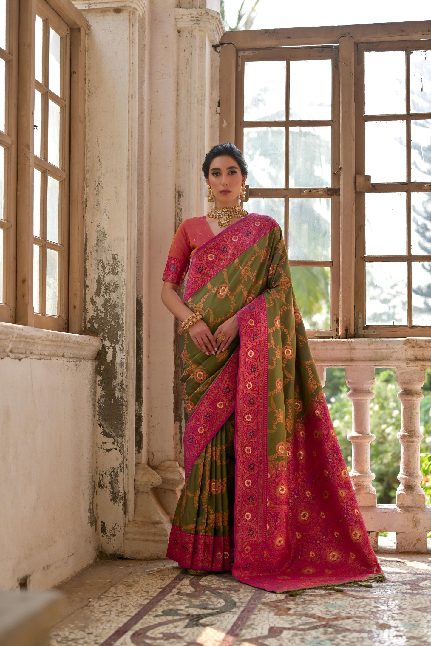 Floral Woven Zari Banarasi Soft Silk Saree