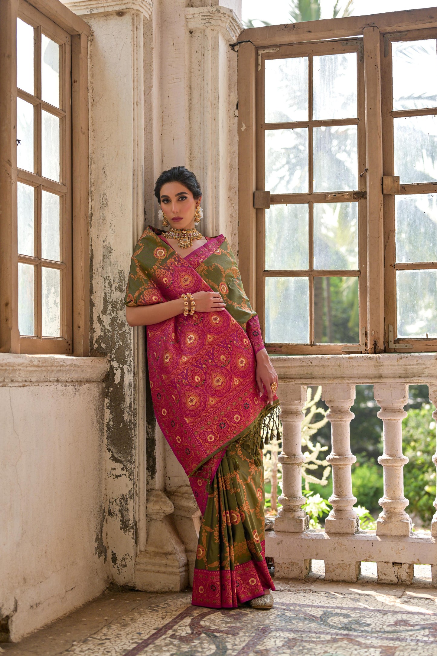 Floral Woven Zari Banarasi Soft Silk Saree