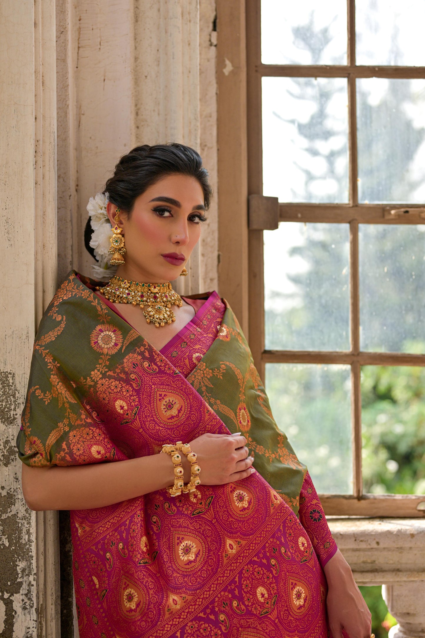 Floral Woven Zari Banarasi Soft Silk Saree