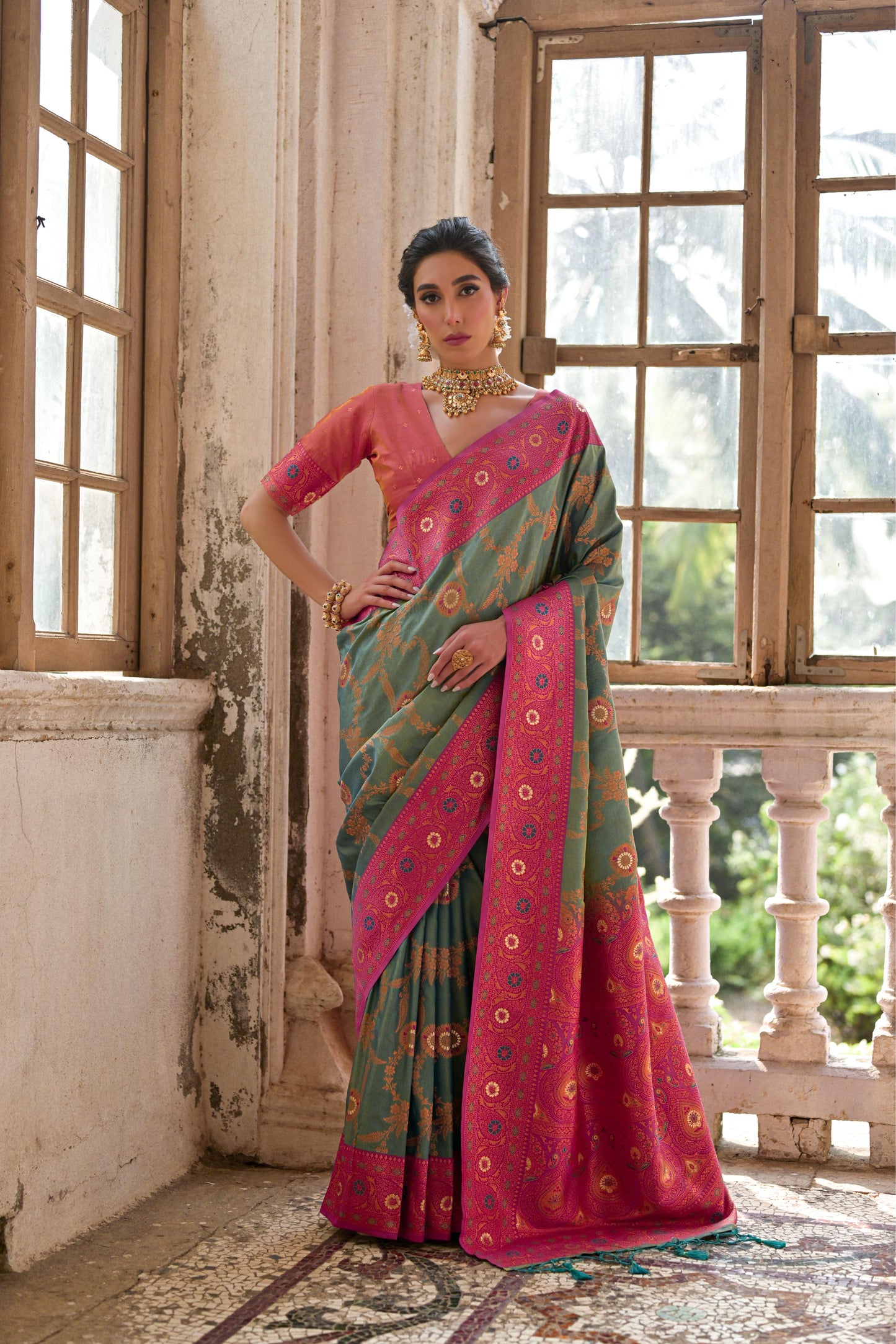 Floral Woven Zari Banarasi Soft Silk Saree