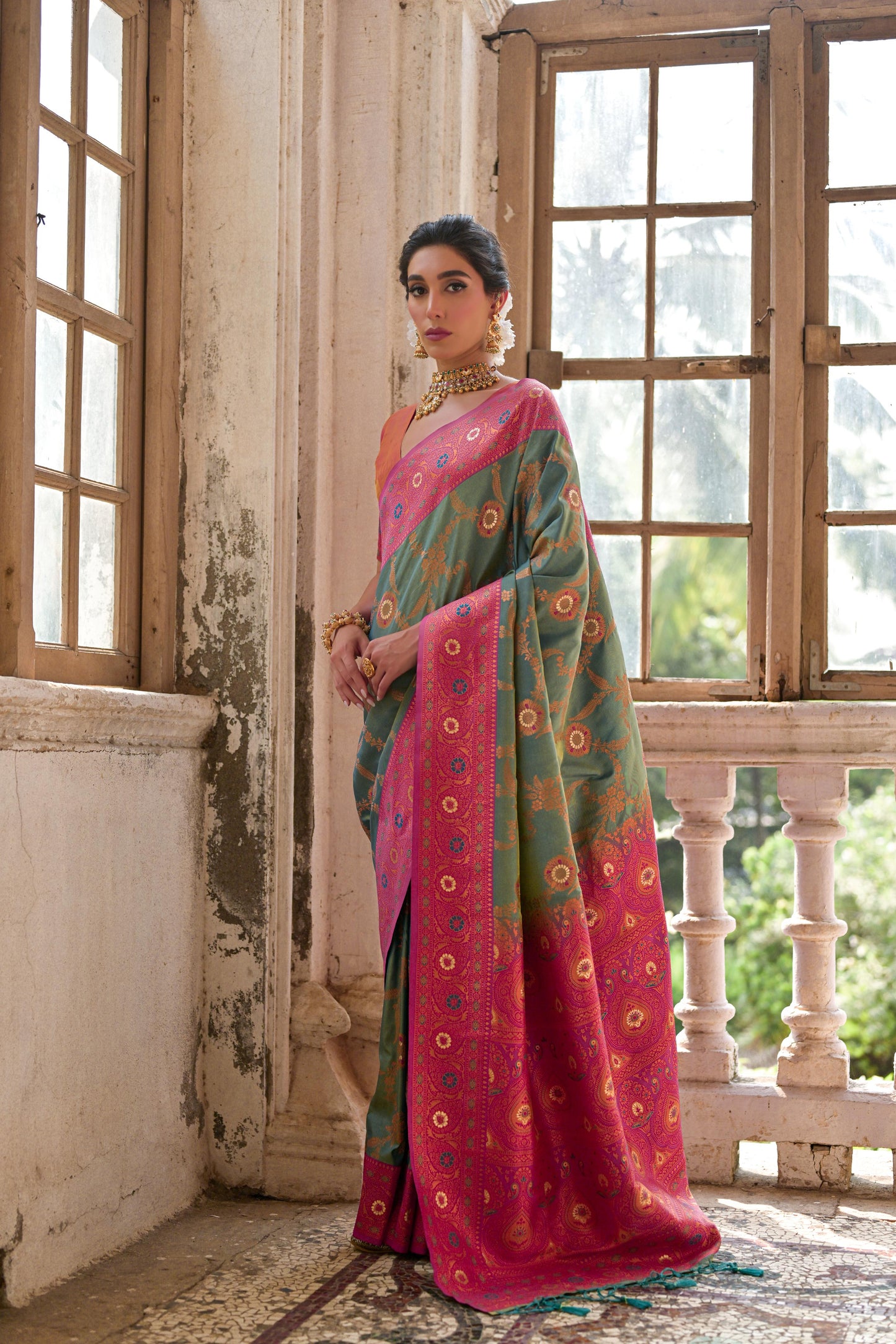 Floral Woven Zari Banarasi Soft Silk Saree