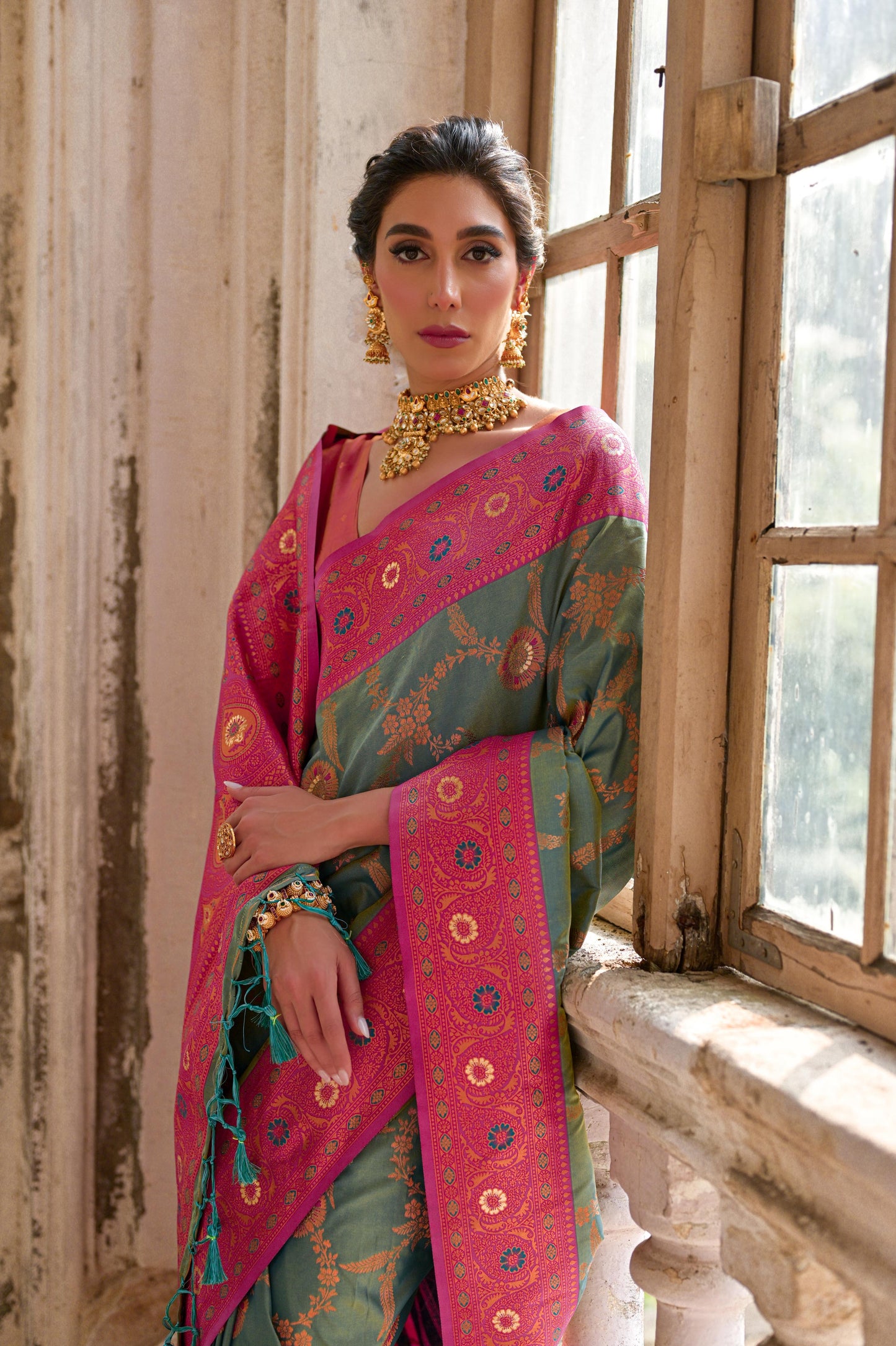 Floral Woven Zari Banarasi Soft Silk Saree