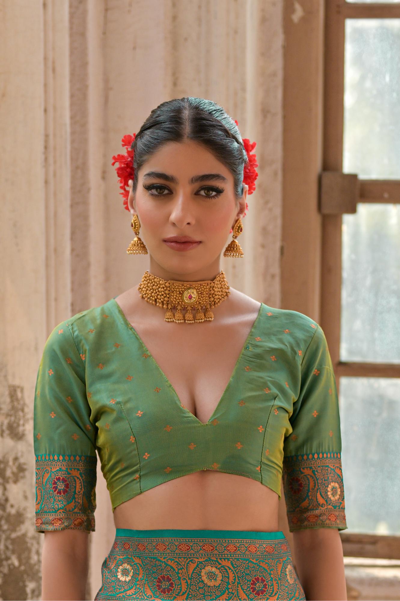 Floral Woven Zari Banarasi Soft Silk Saree