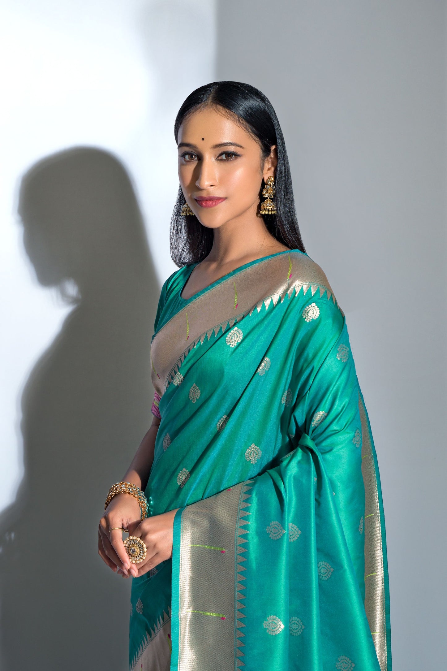 PAITHANI SALONI