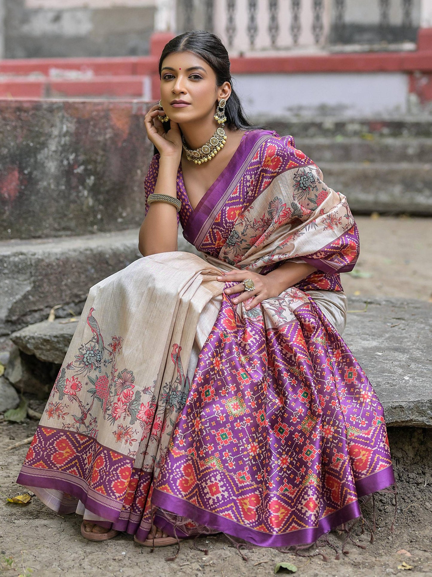 Soft Tussar Silk with Patola Print on Pallu with Floral Jal  on body.